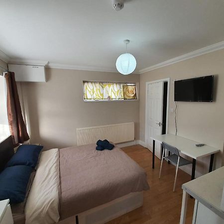 Eastwood Rooms Goodmayes Εξωτερικό φωτογραφία