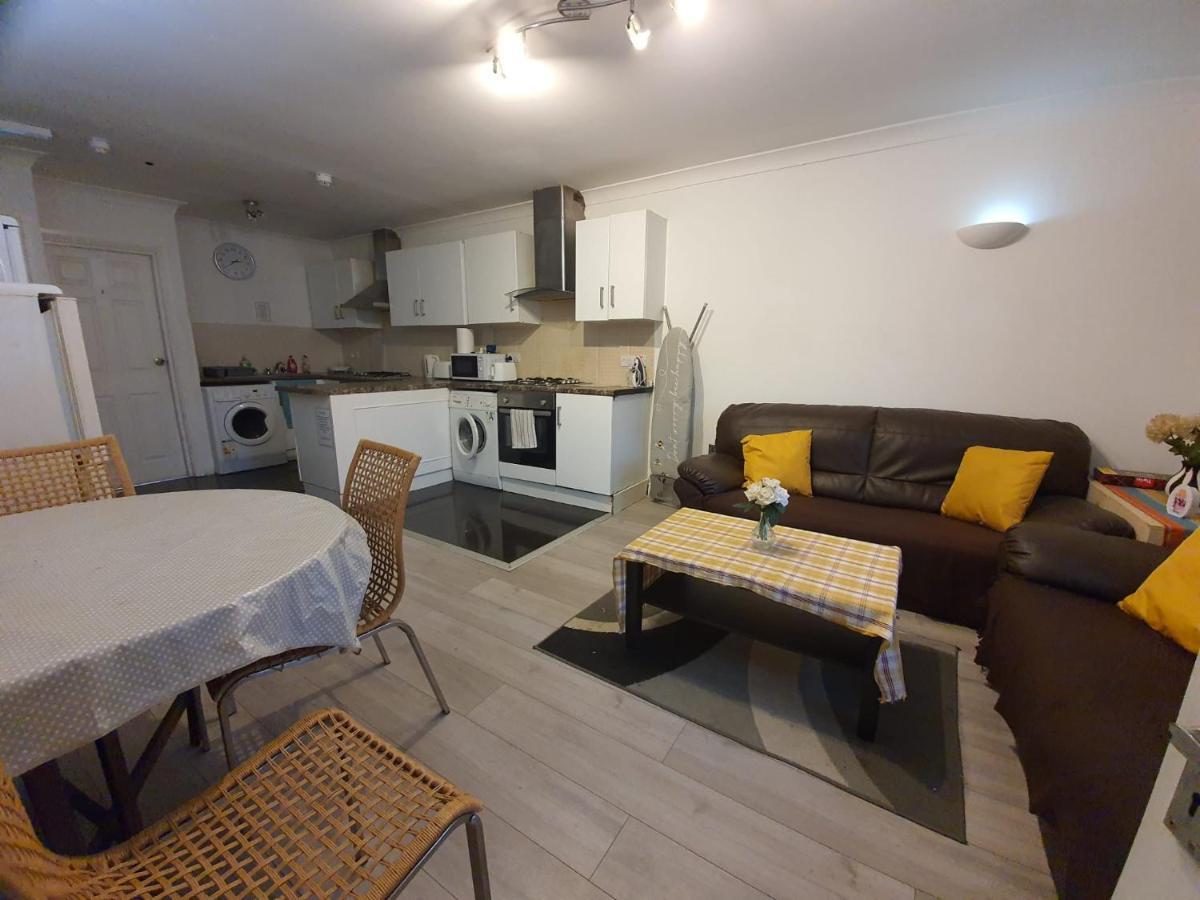 Eastwood Rooms Goodmayes Εξωτερικό φωτογραφία